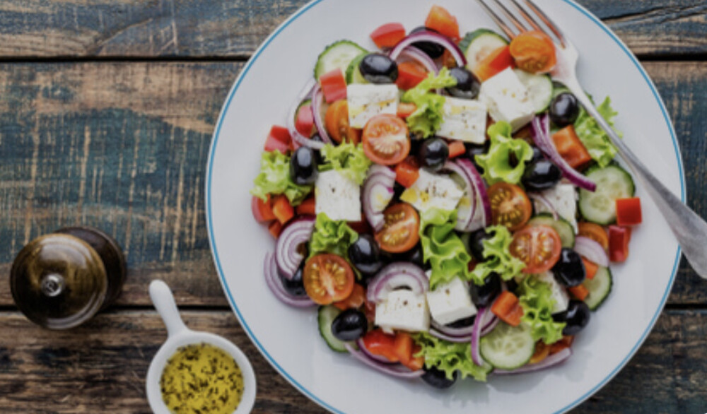 سلطة يونانية - greek salad